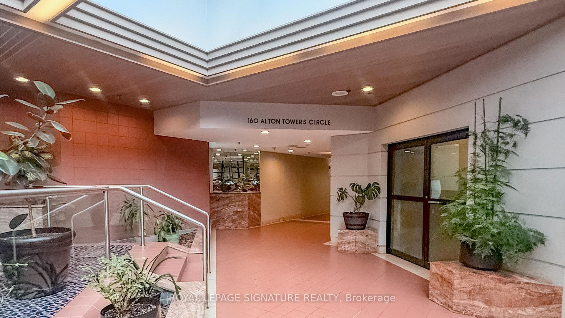 1610- 160 Alton Towers Circle — property photo