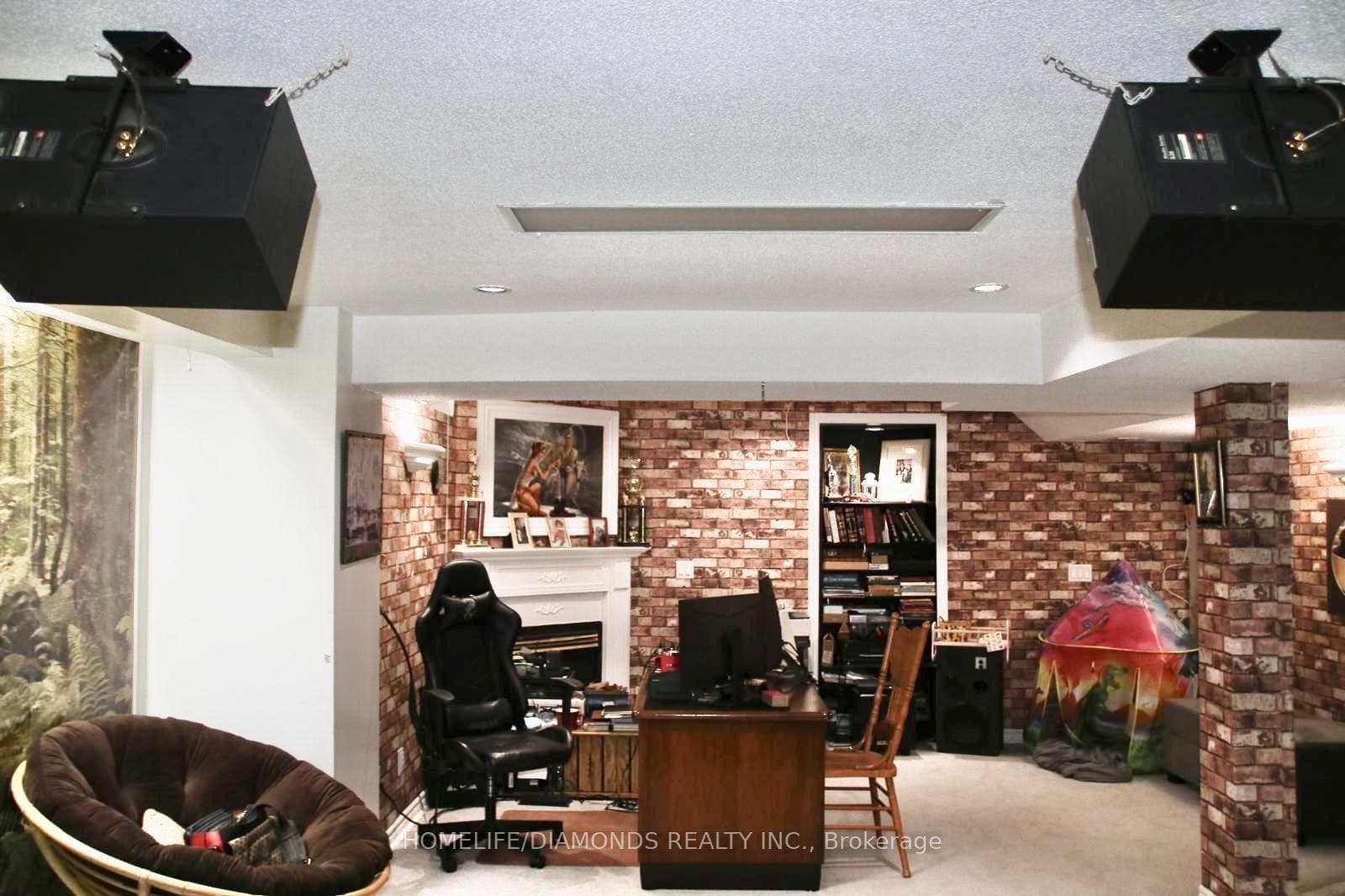 186 FERNFOREST Drive — property photo