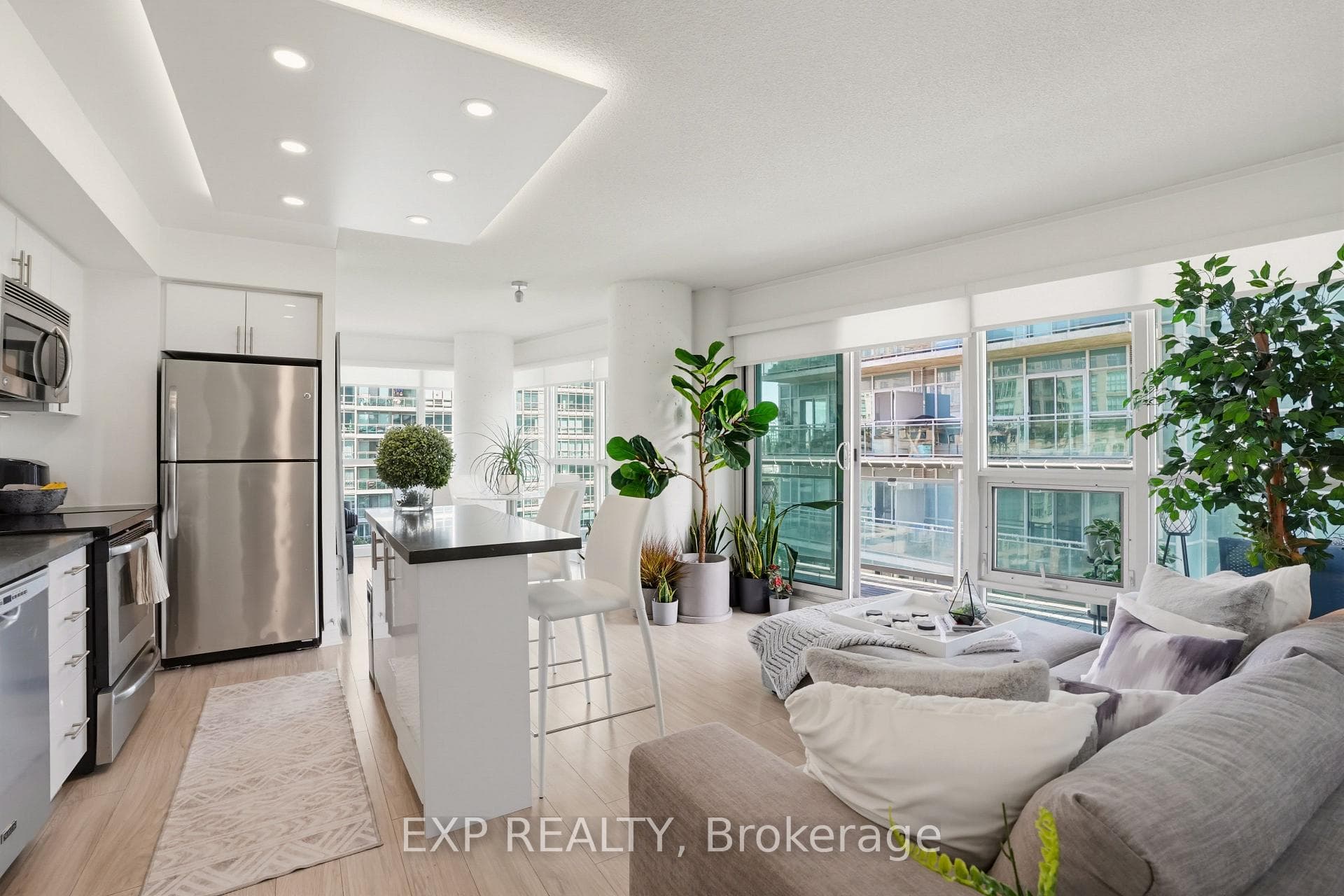 813- 155 Legion Road — property photo