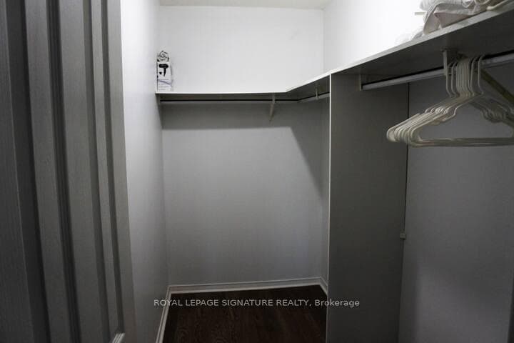 317- 38 Hollywood Avenue — property photo