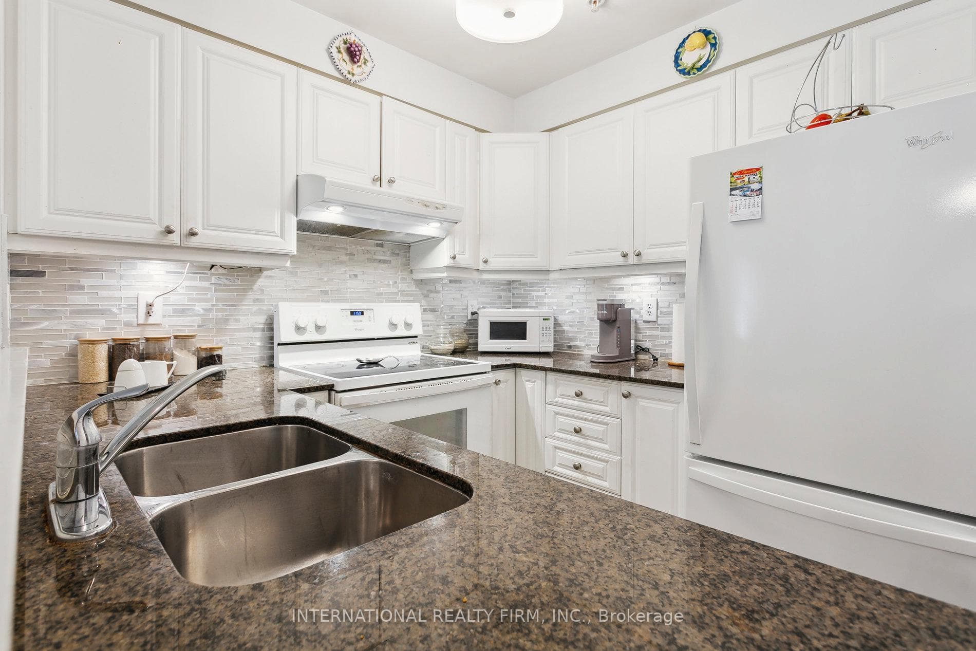 2113- 6 Dayspring Circle — property photo