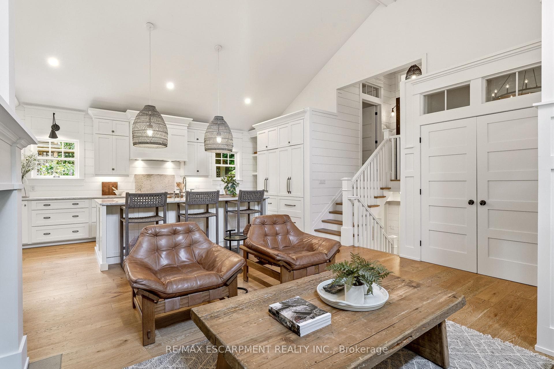 330 Camelot Court — property photo