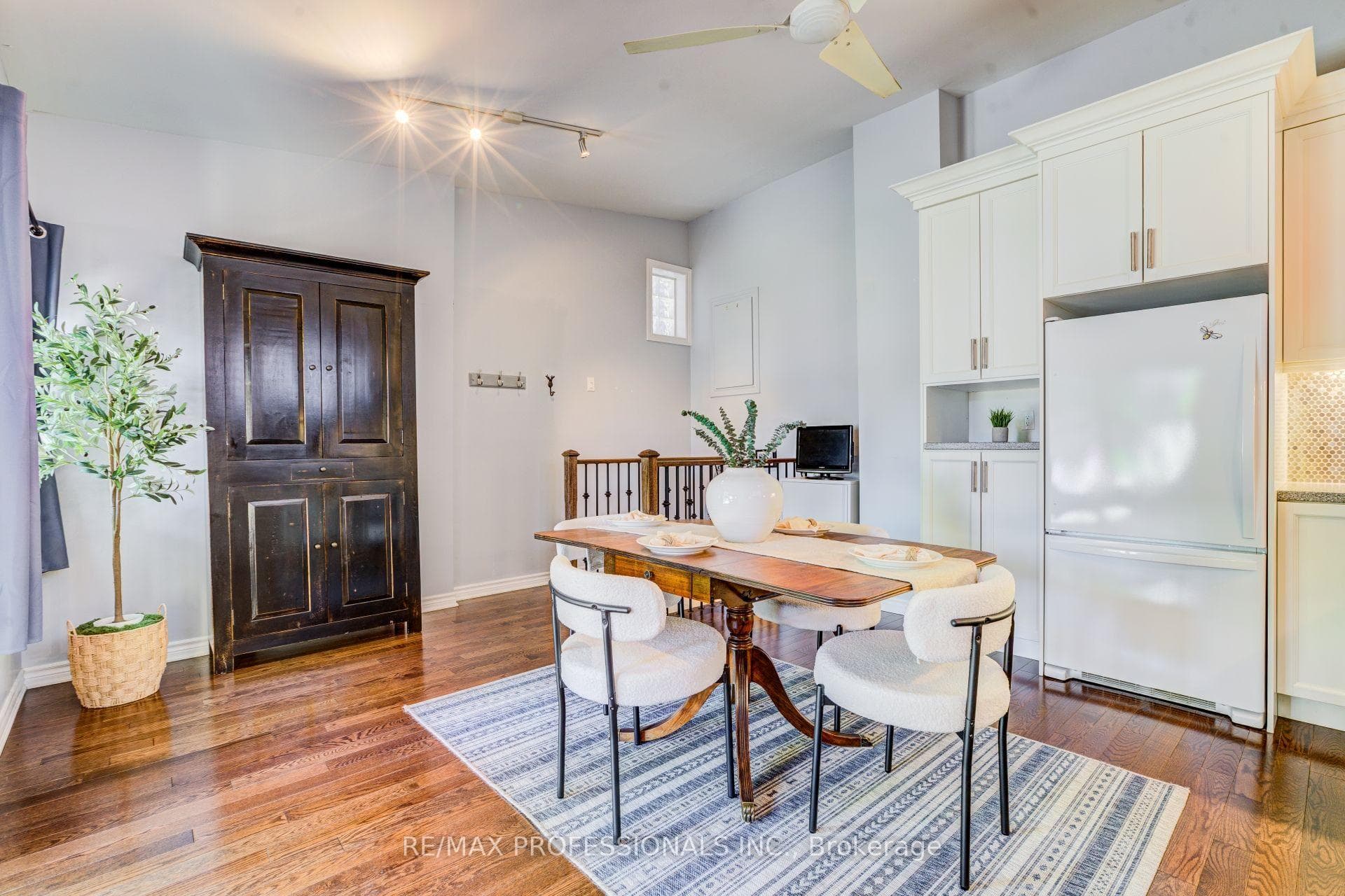 39 Rosemeade Avenue — property photo