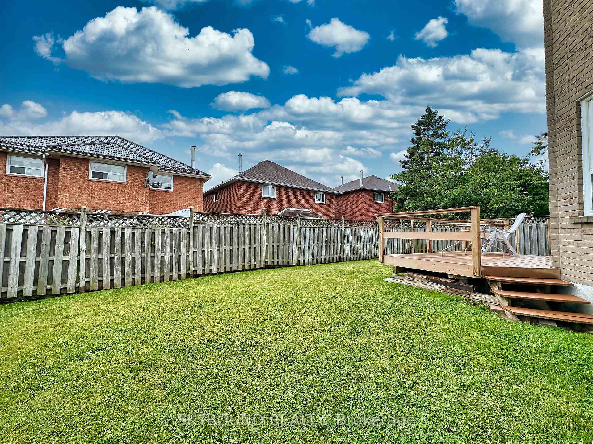 4409 Heathgate Crescent — property photo