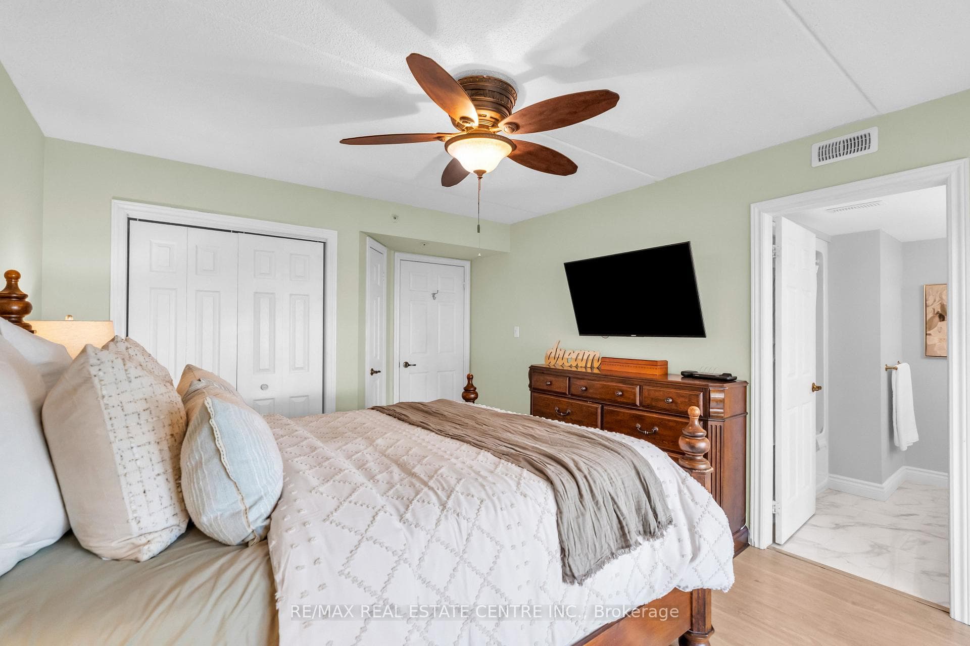 102- 1479 Maple Avenue — property photo