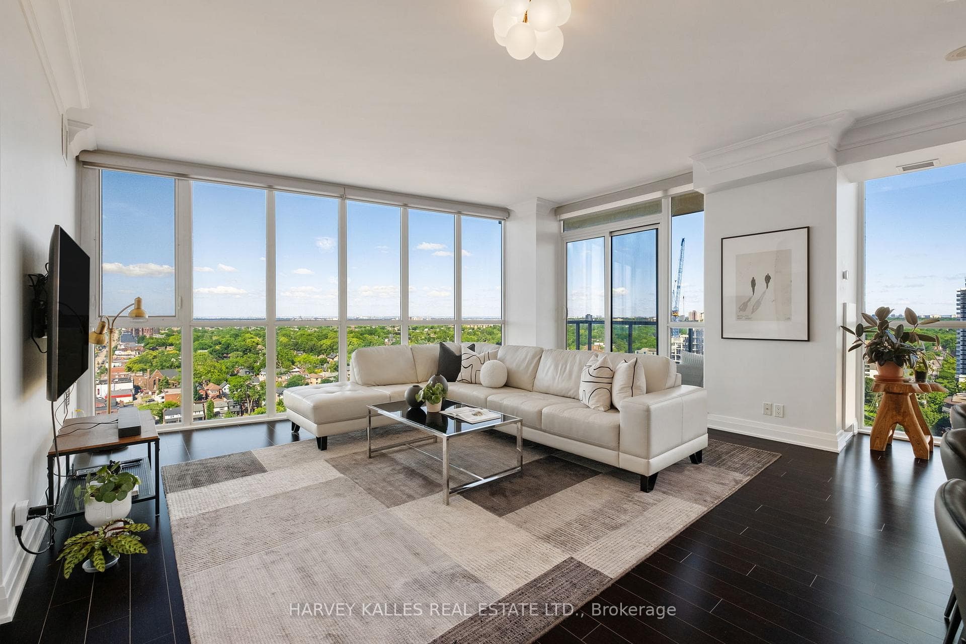 1602- 530 St Clair Avenue — property photo