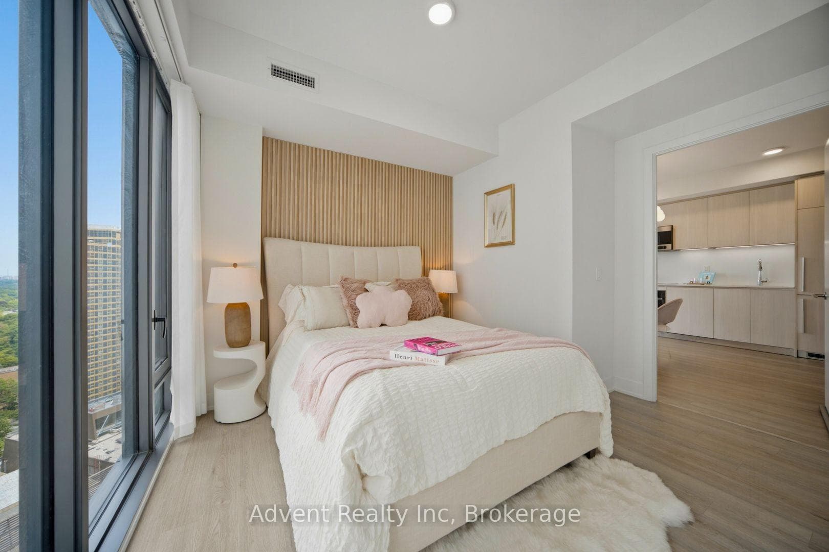 2308- 8 Cumberland Street — property photo