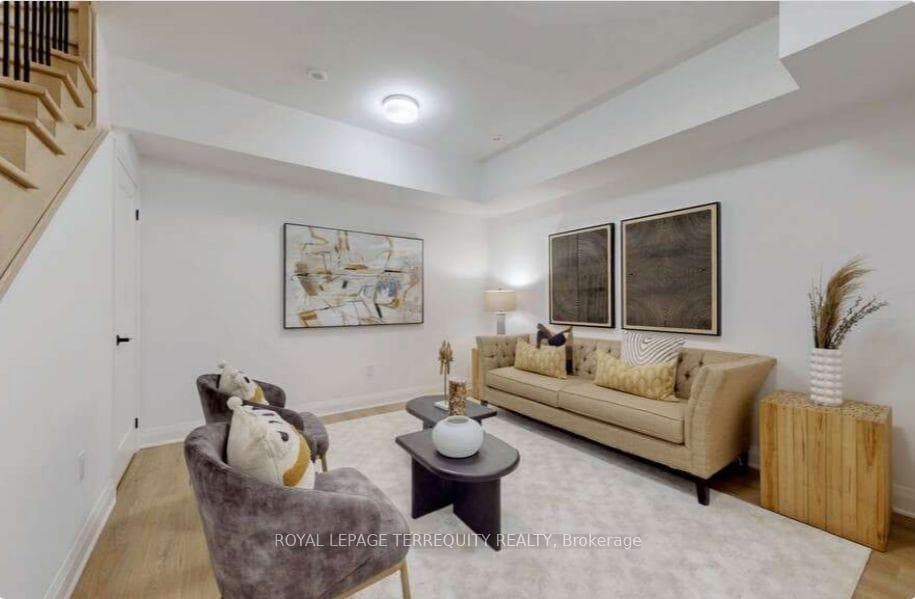 150 Alton Crescent — property photo