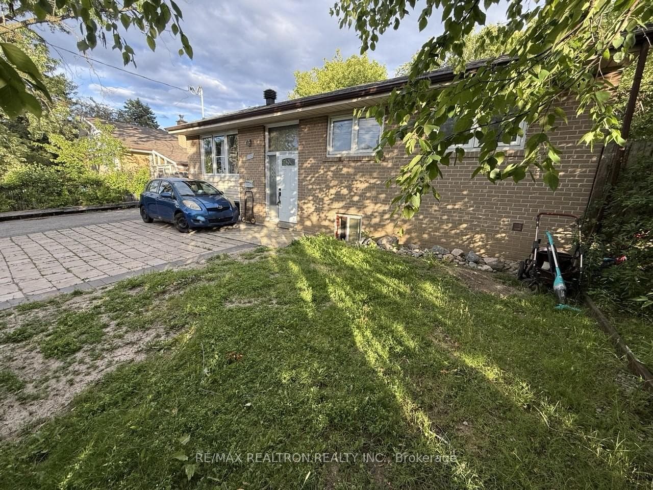 3833 Finch Avenue — property photo