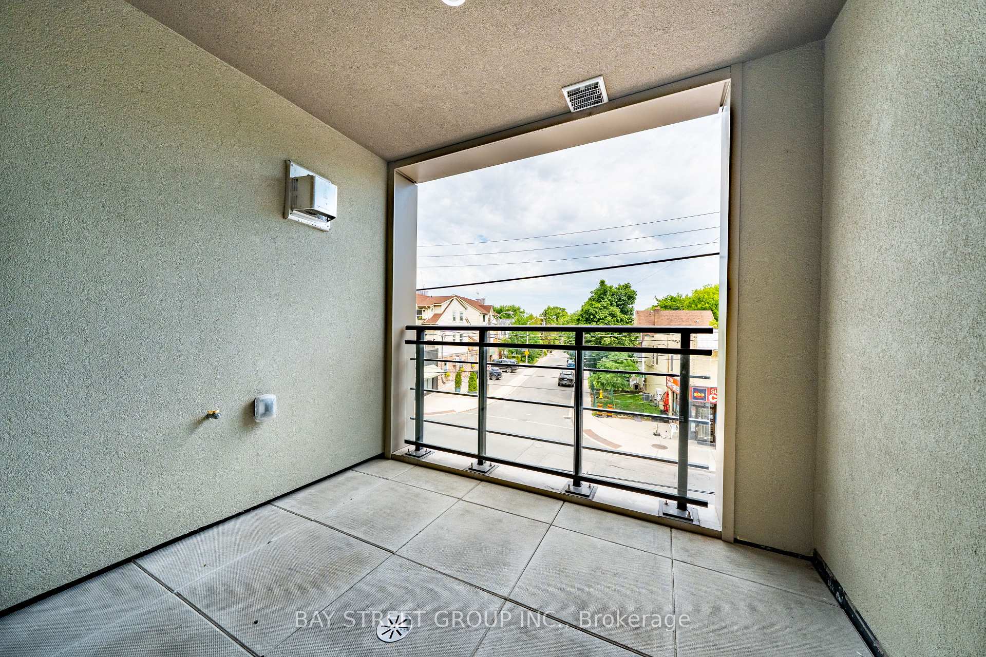 208- 365 Beech Avenue — property photo
