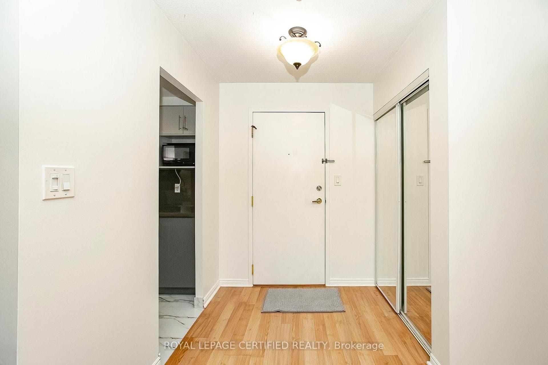 1605- 135 Hillcrest Avenue — property photo