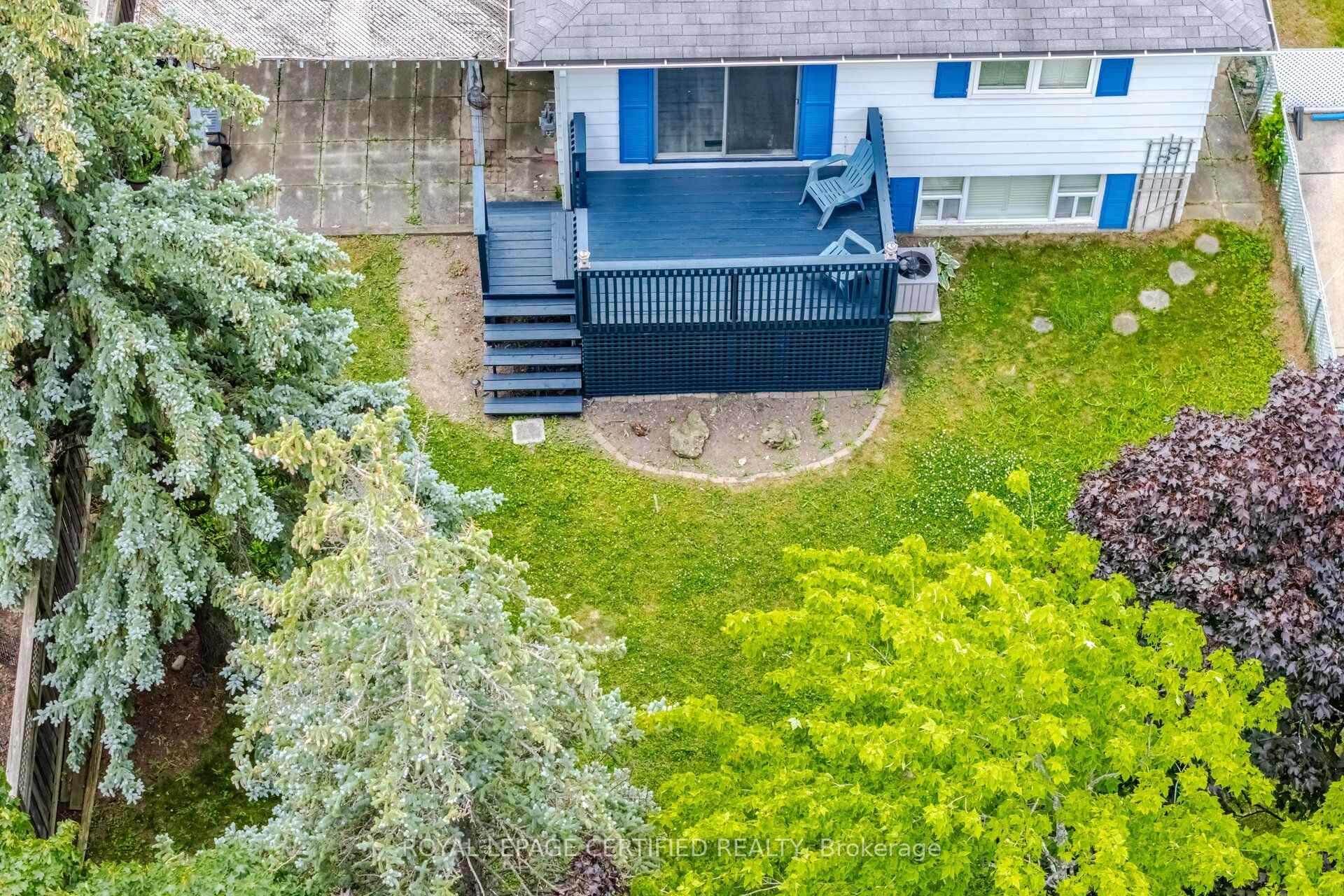 33 Grassmere Crescent — property photo