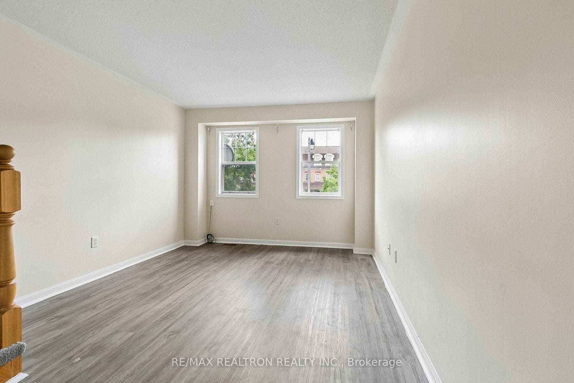 23 Ecopark Gate — property photo