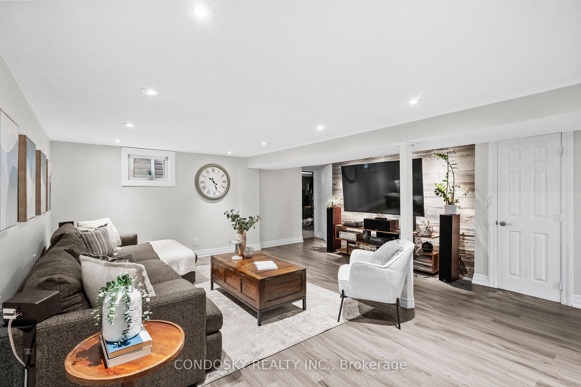 15 Gibbons Place — property photo