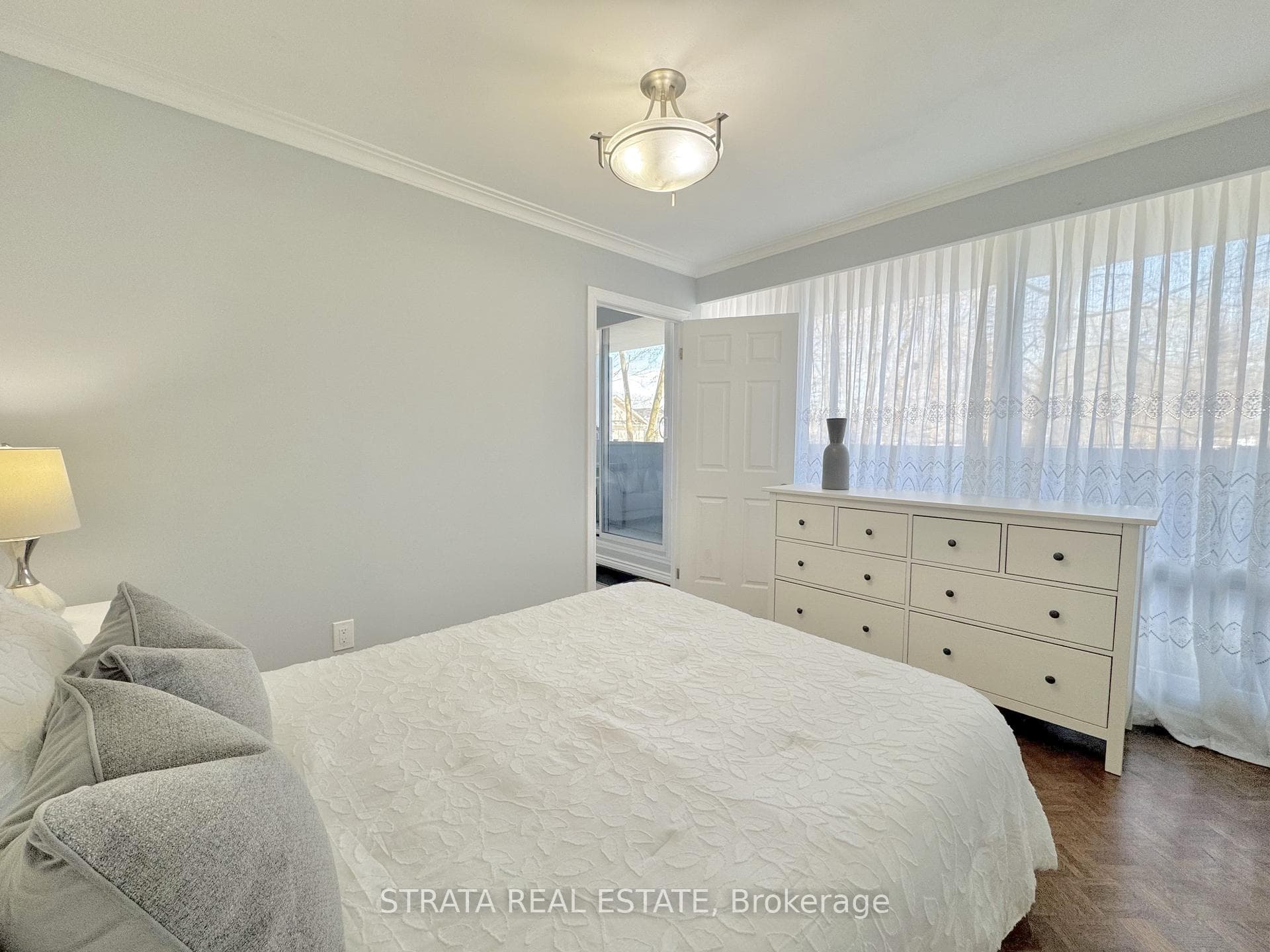 203- 3555 Bathurst Street — property photo
