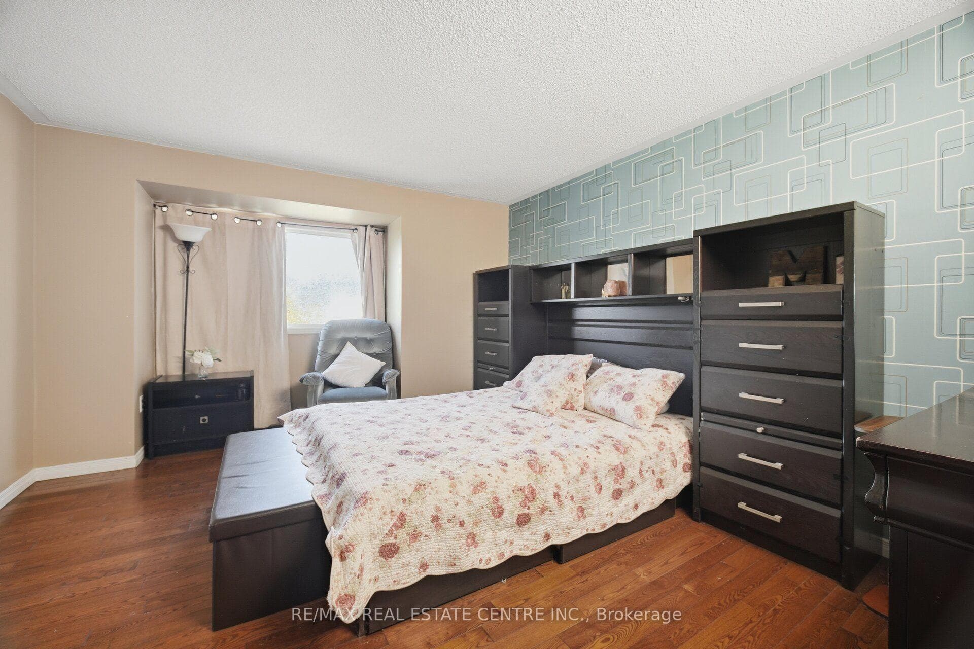 40 Langdale Crescent — property photo