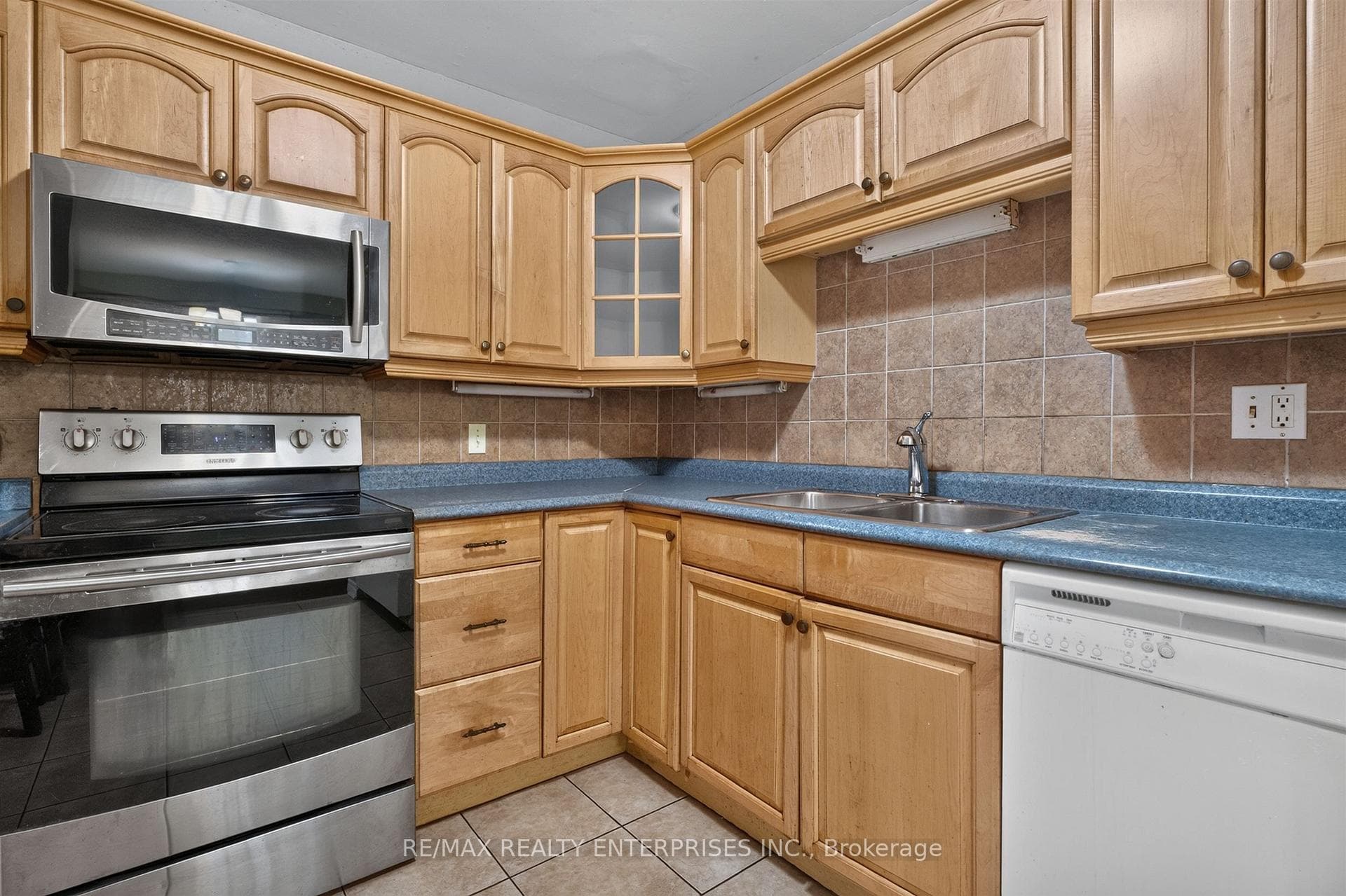 60- 5610 Montevideo Road — property photo