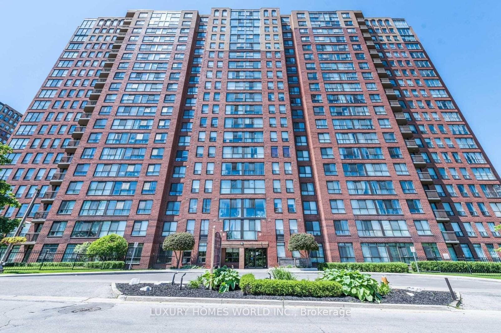 511- 330 McCowan Road — property photo