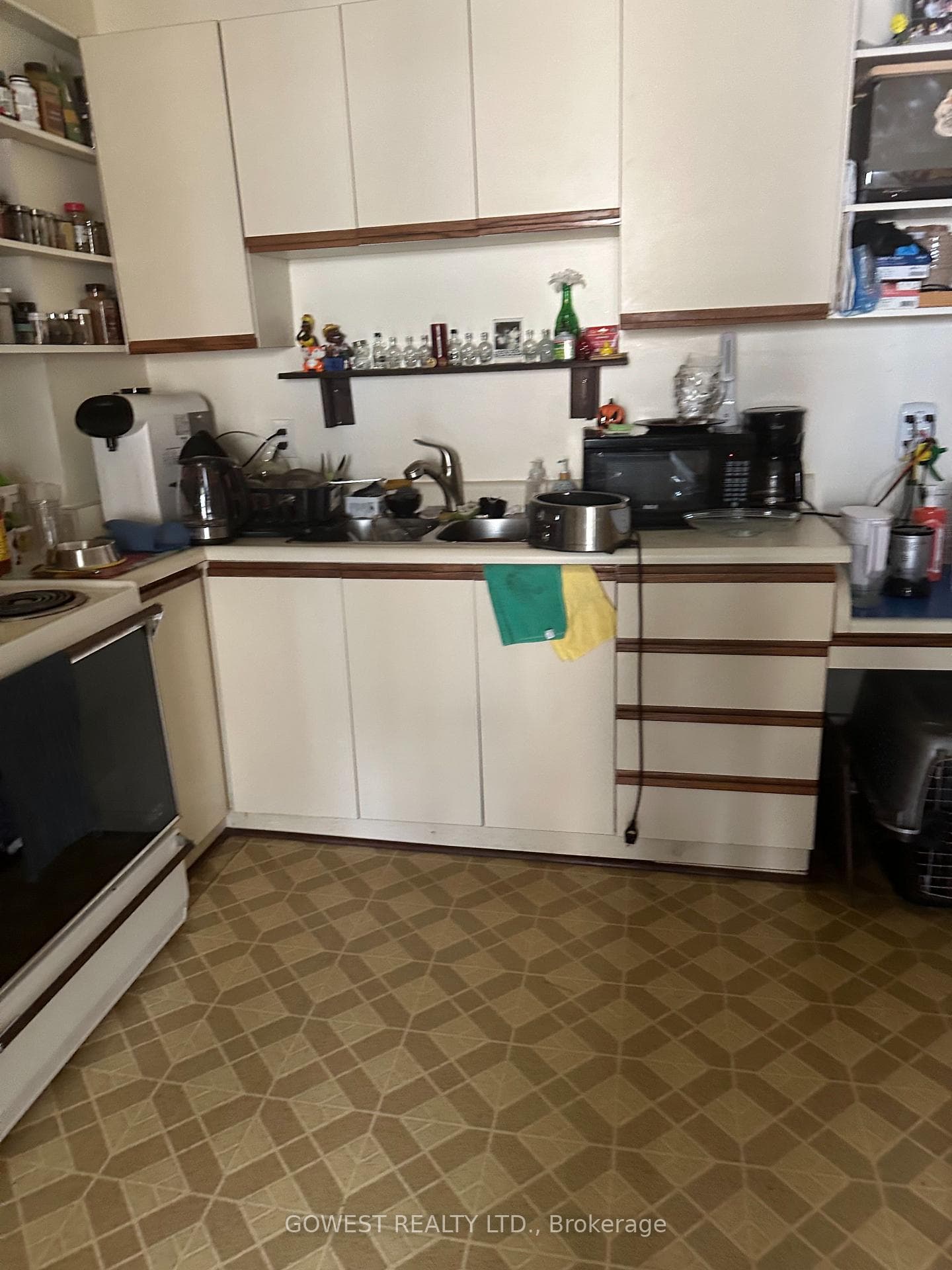 30 Grenadier Road — property photo