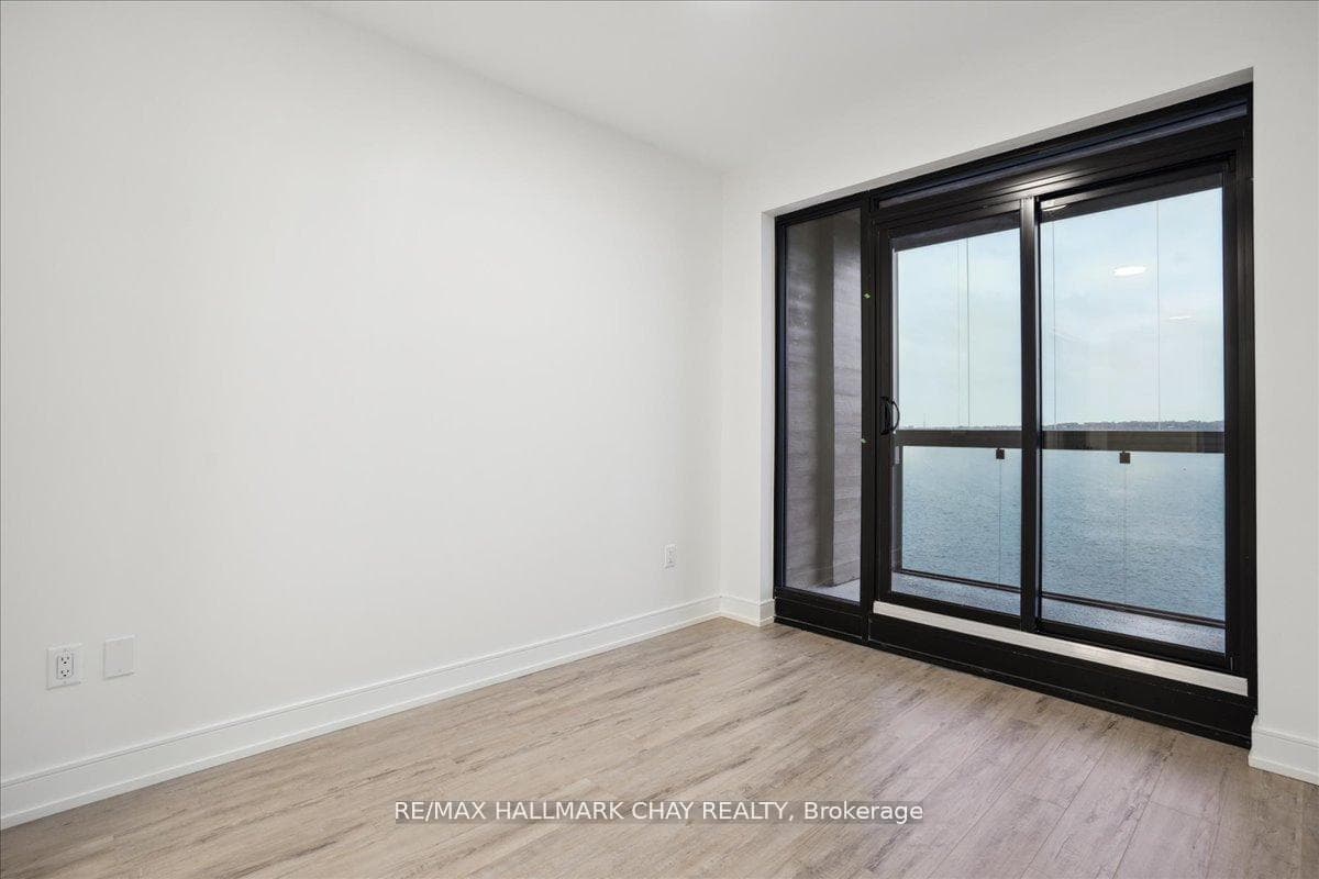 803- 185 Dunlop Street — property photo