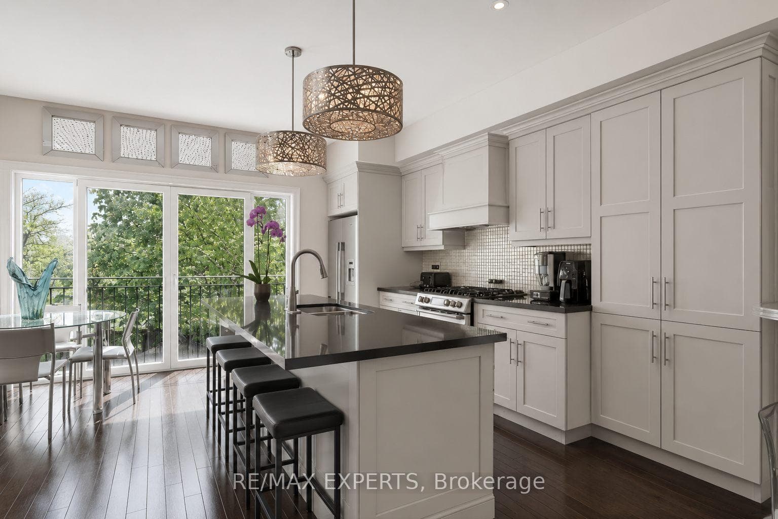 22 Matthew Court — property photo