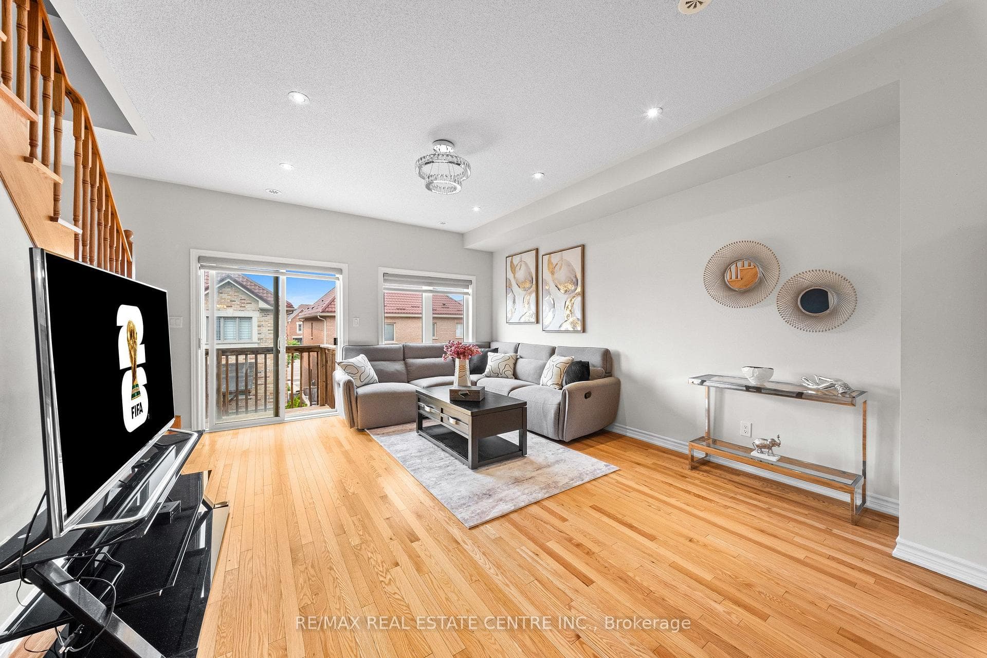 34 Aspen Hills Road — property photo