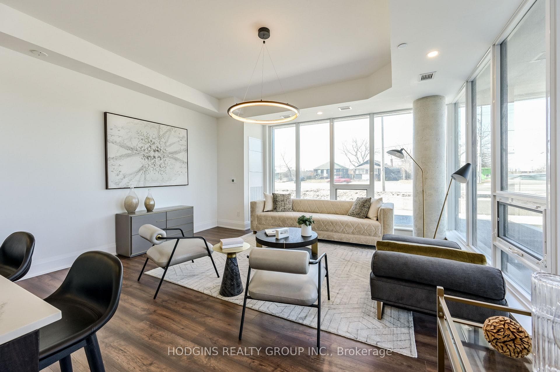 1102- 1035 Southdown Road — property photo