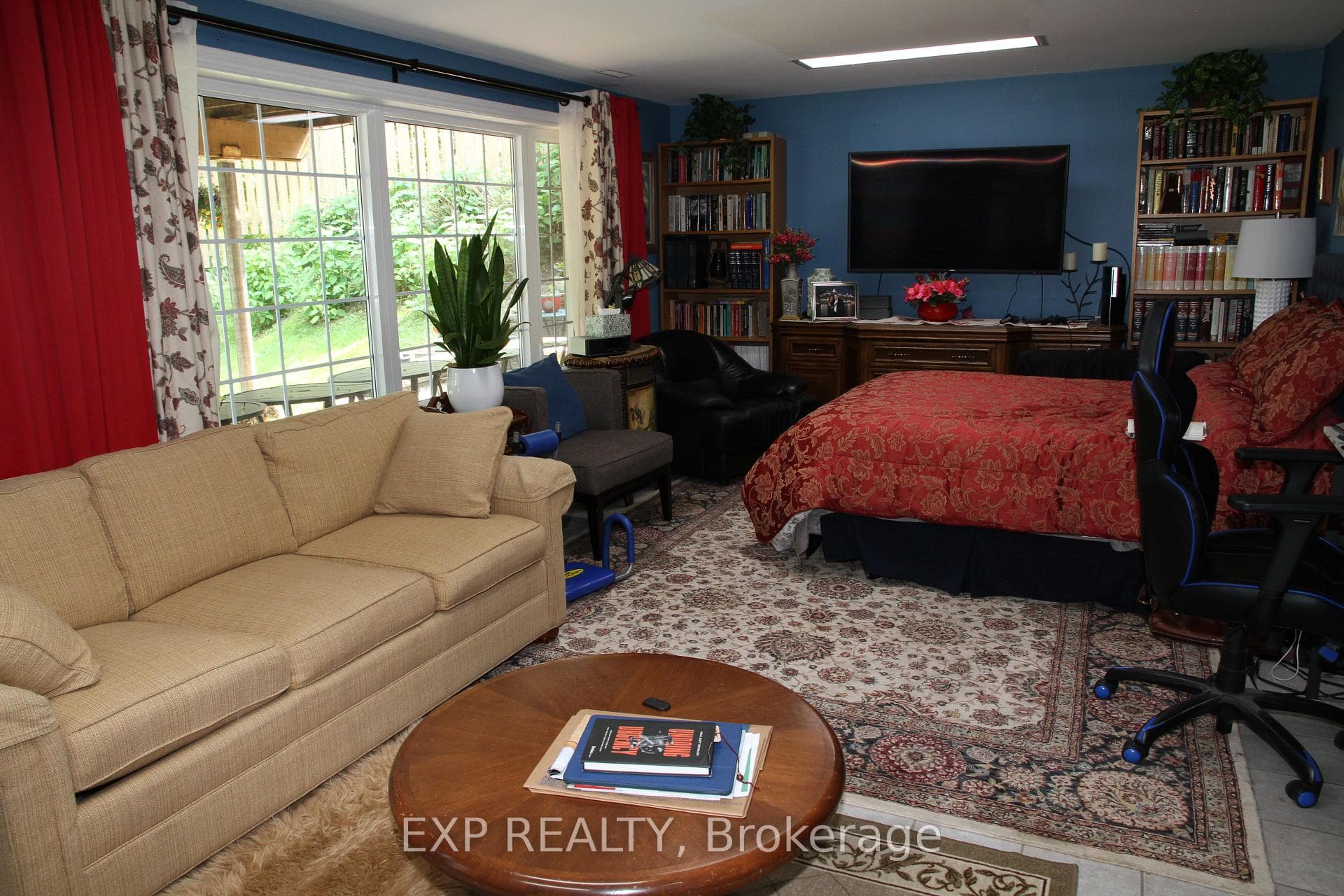 77 Letchworth Crescent — property photo