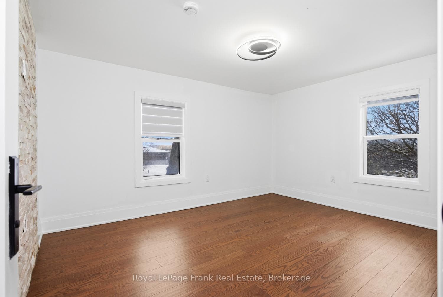 3531 Simcoe Street — property photo