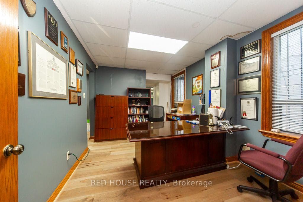 658 Vaughan Road — property photo