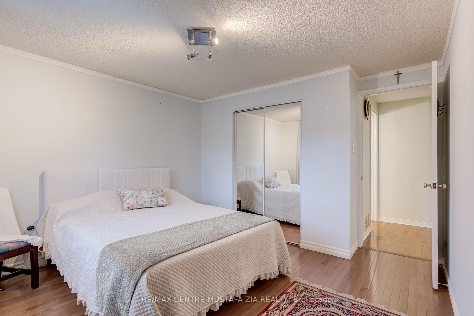 100- 2440 Bromsgrove Road — property photo