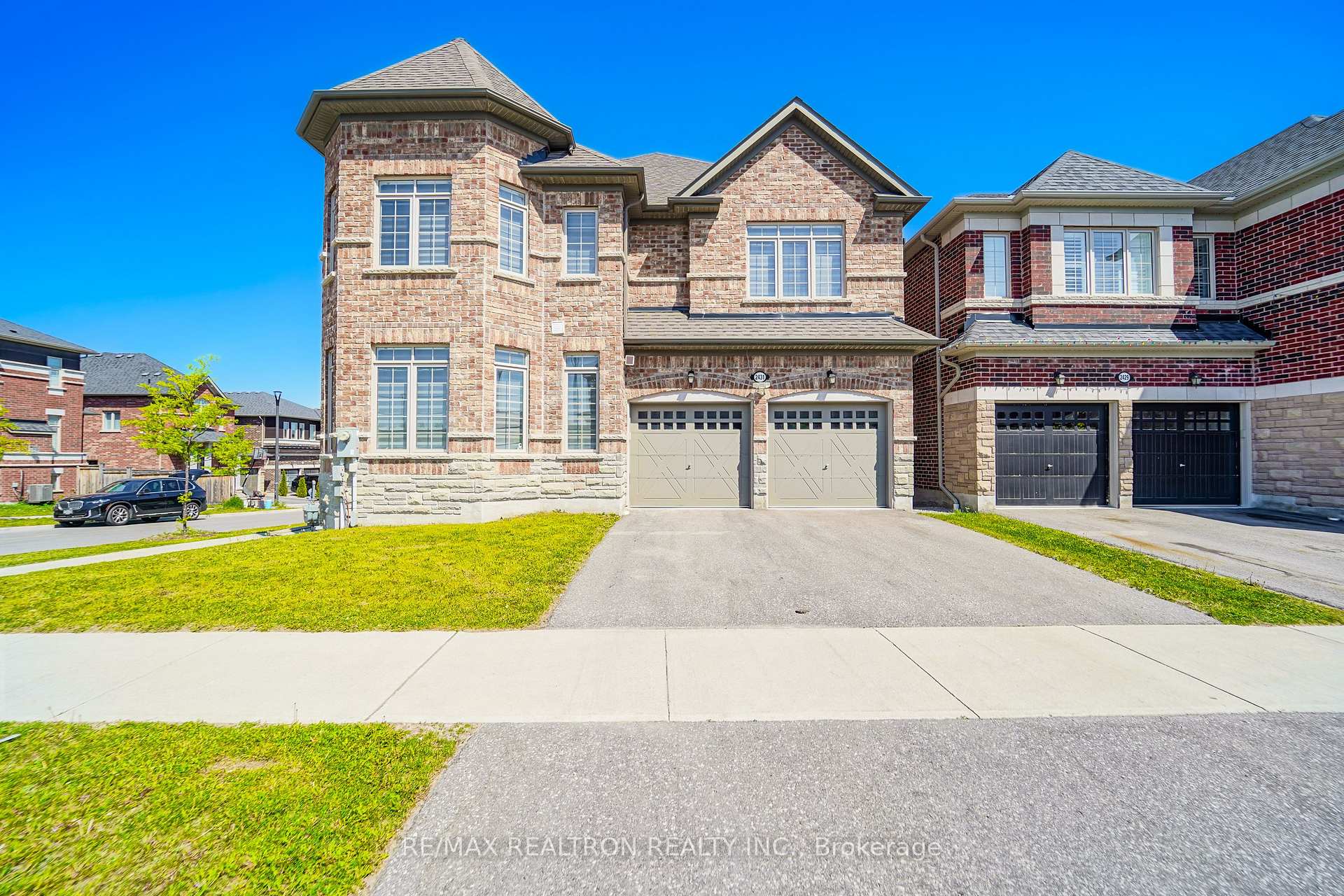 2431 Hibiscus Drive — property photo