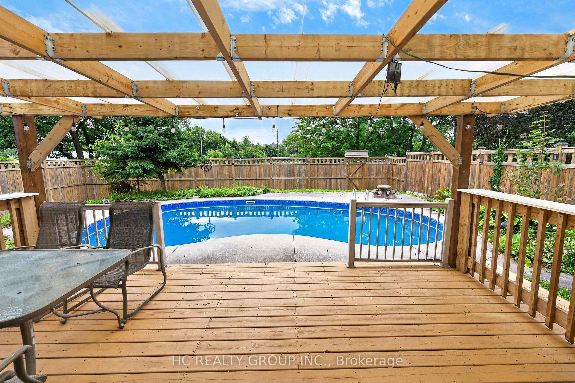 22 Fireside Drive — property photo