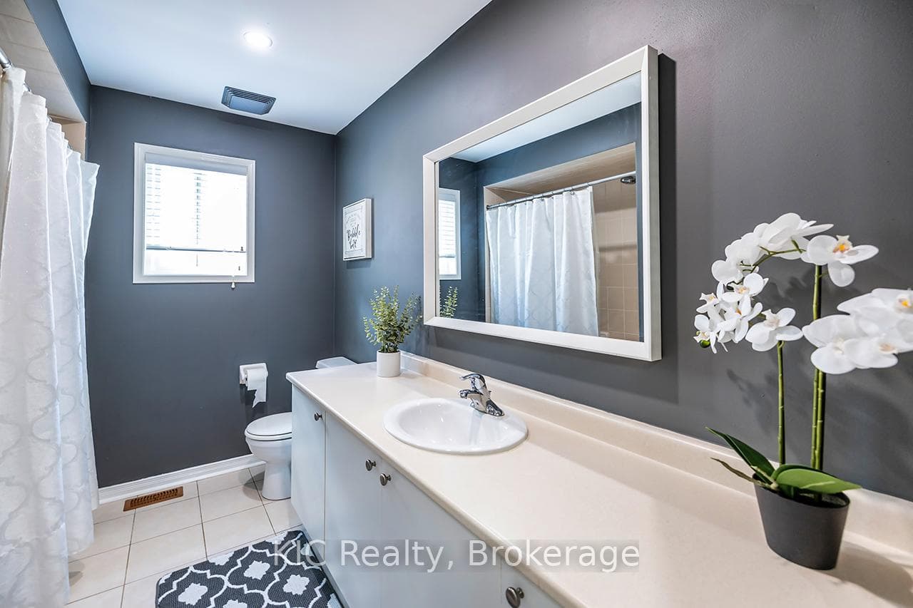 40 Puttingedge Drive — property photo