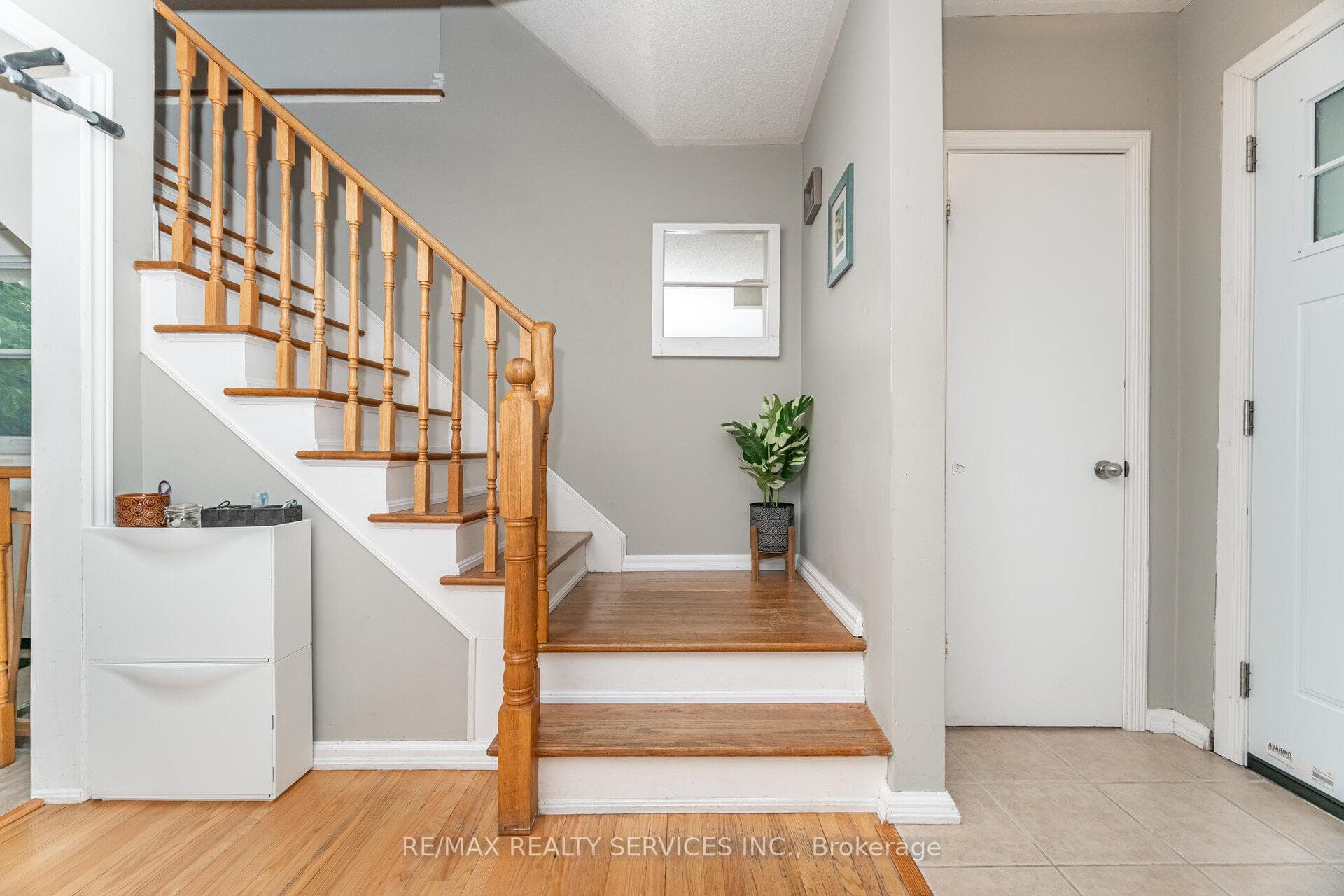 85 Eldomar Avenue — property photo
