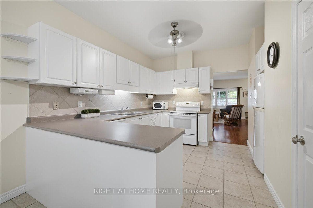 13- 34 Southbrook Drive — property photo