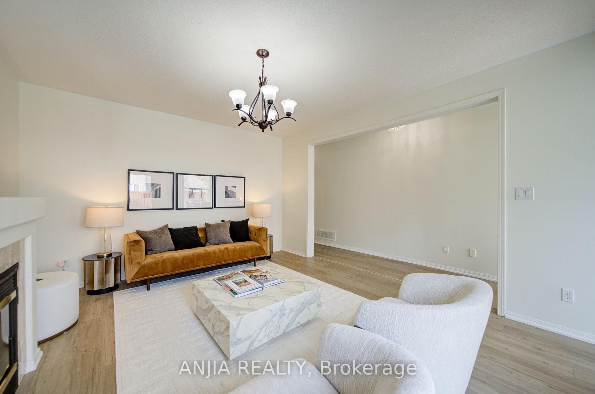 16 Staynor Crescent — property photo