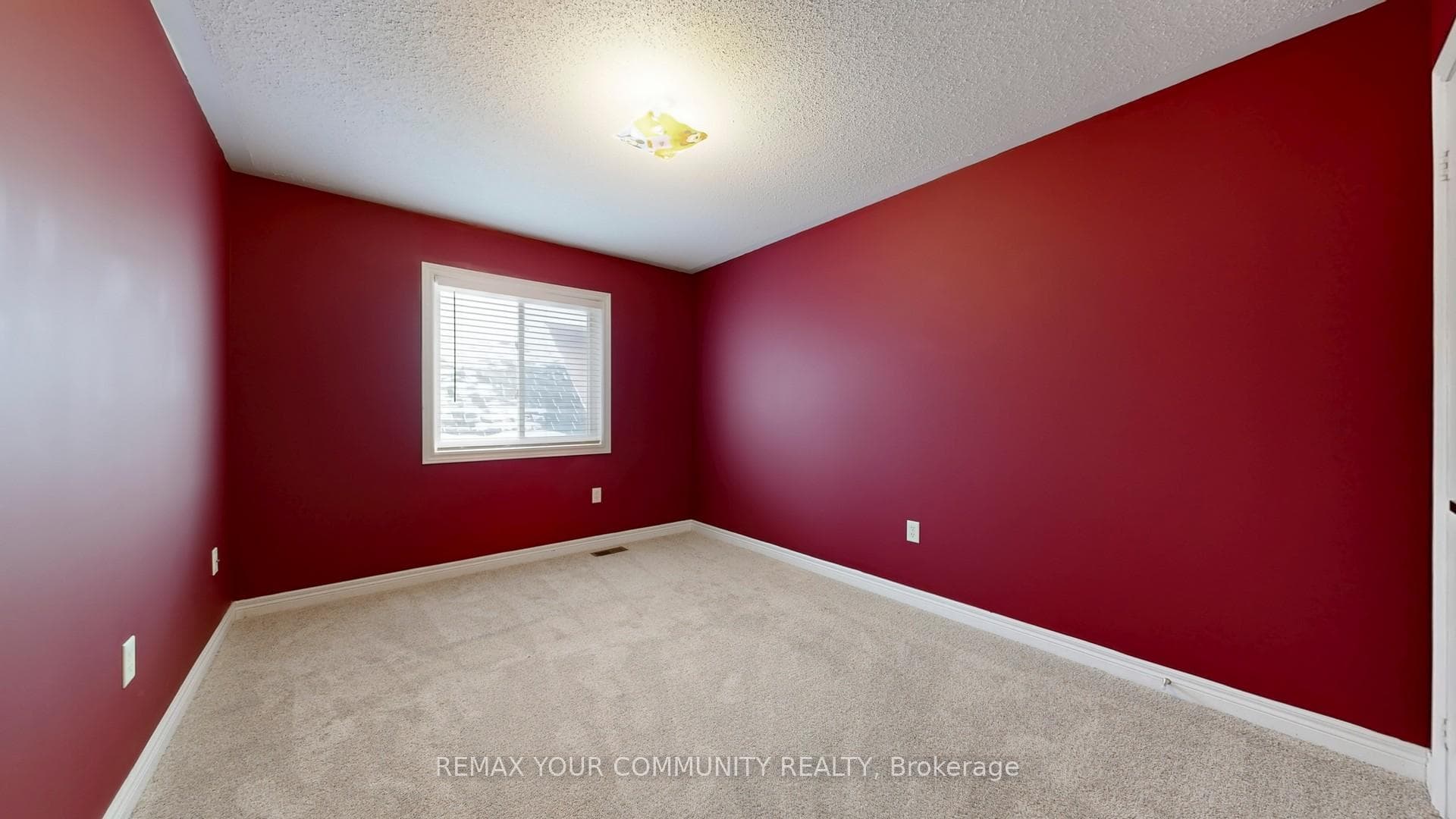 8 Westacott Avenue — property photo