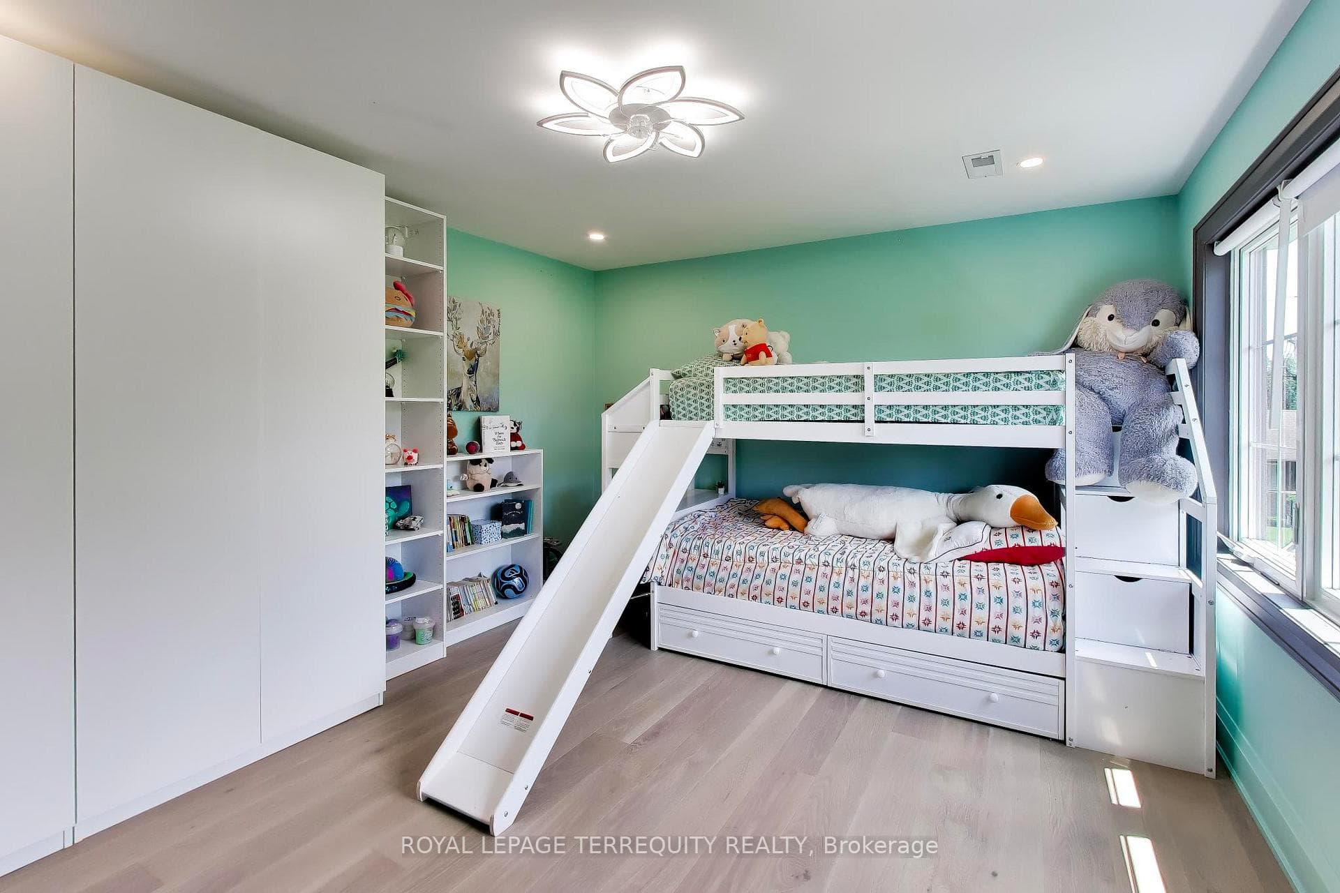 1621 Skyline Drive — property photo