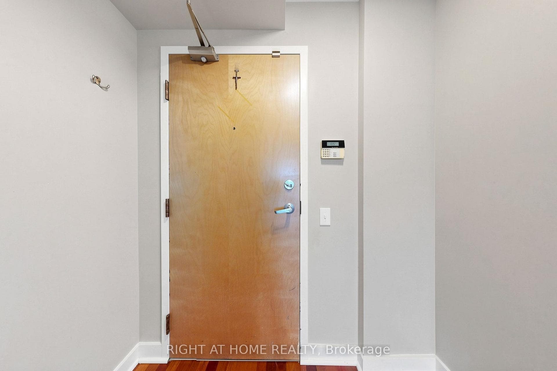 501- 77 Lombard Street — property photo