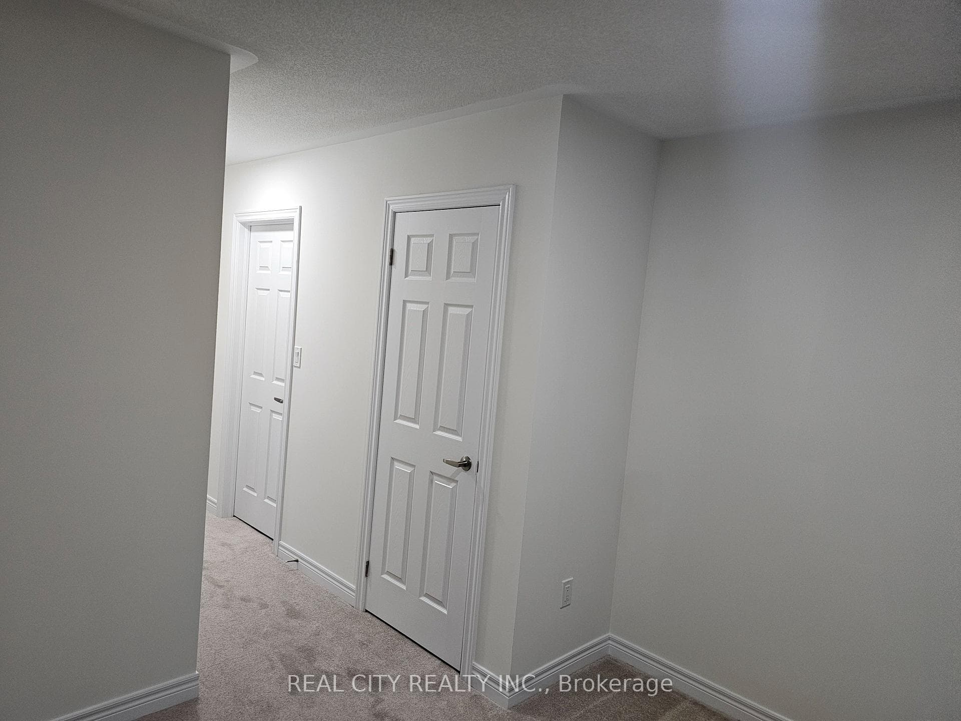 2873 Whites Road — property photo