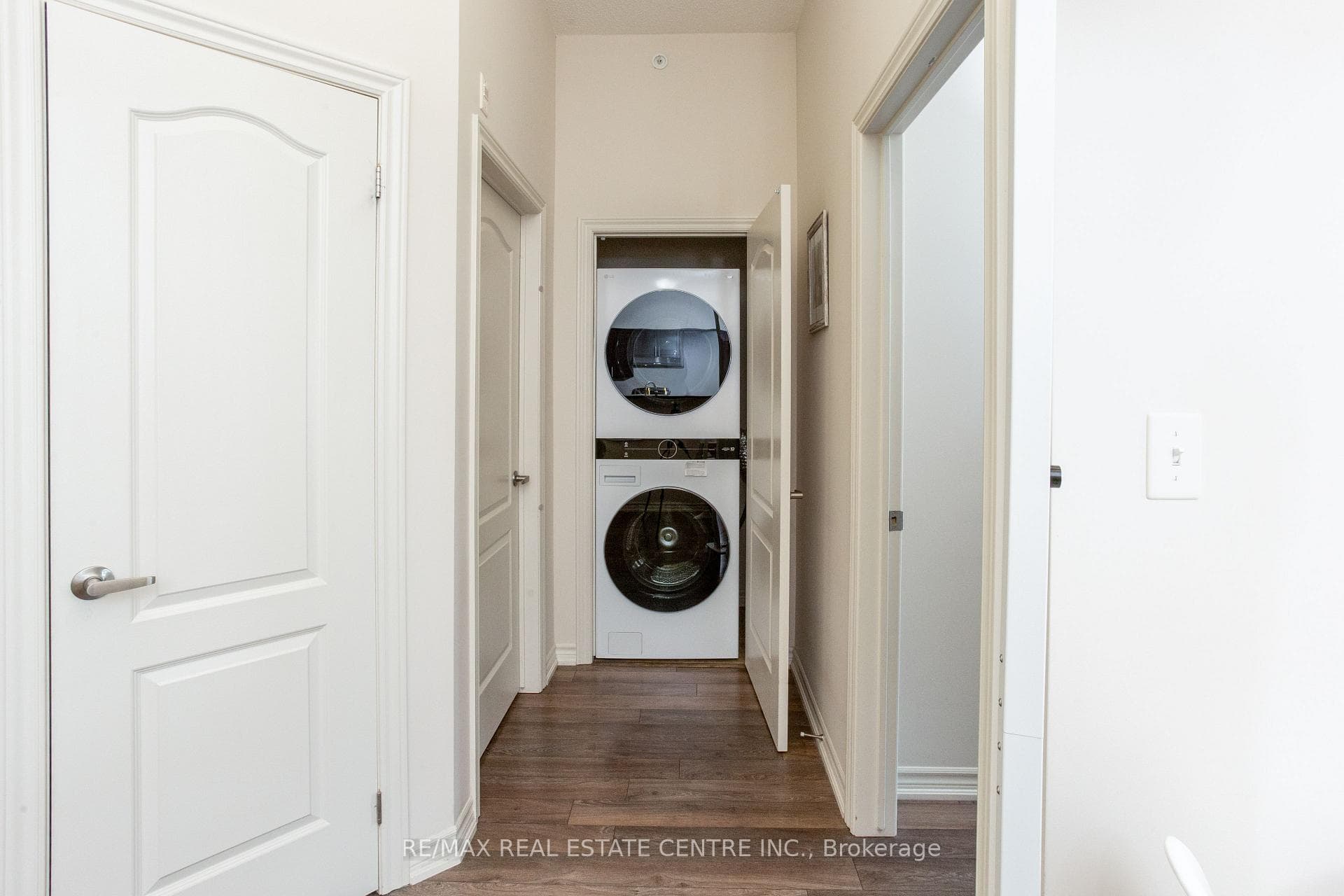 412- 1460 Main Street — property photo