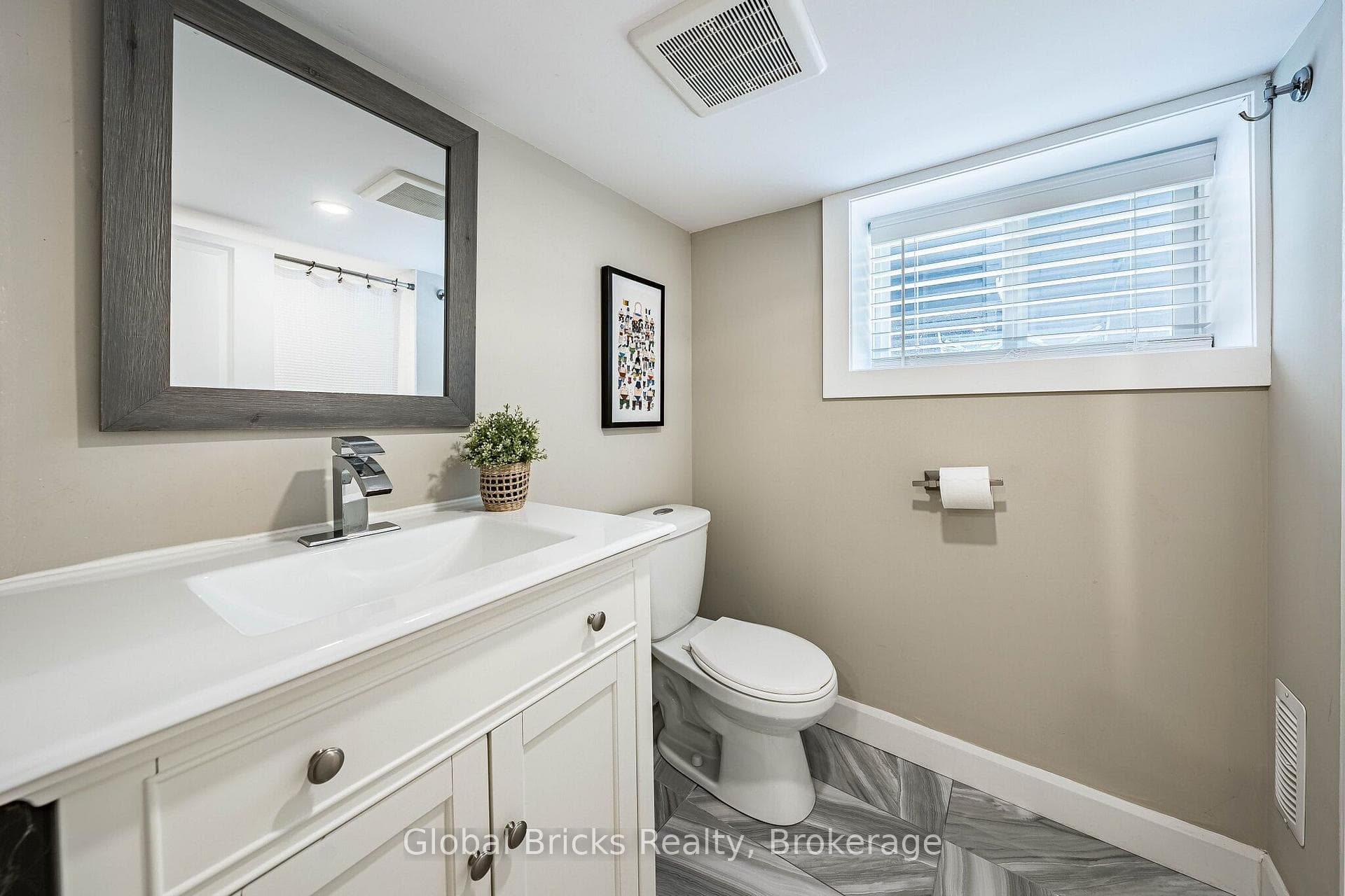 19 Elward Boulevard — property photo
