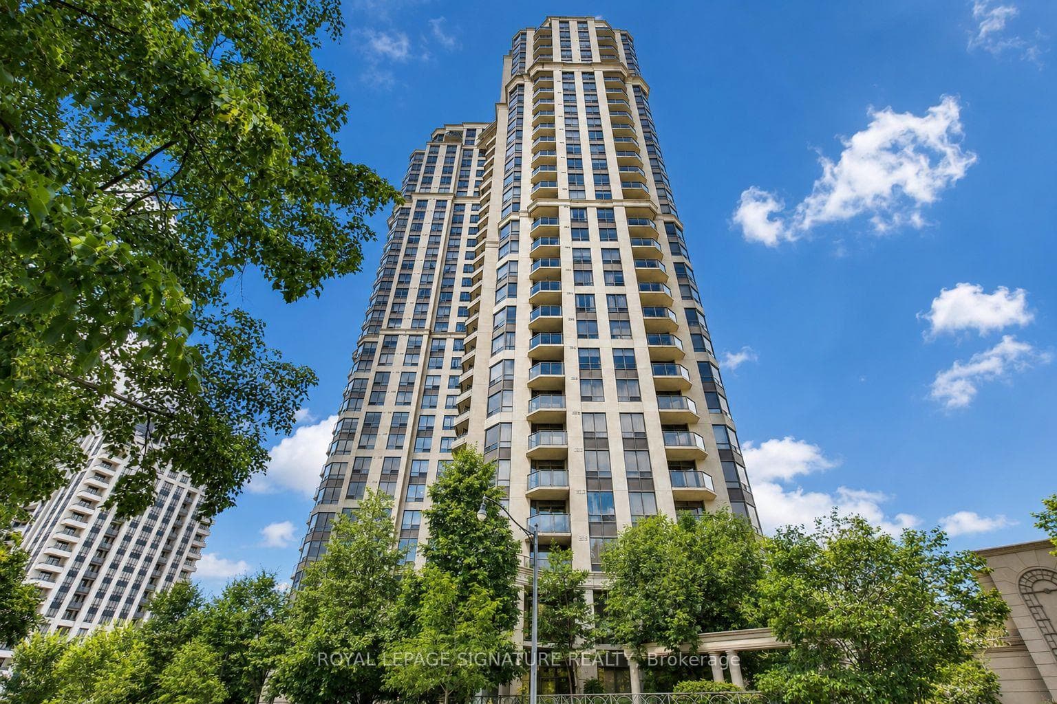 323- 80 Harrison Garden Boulevard — property photo