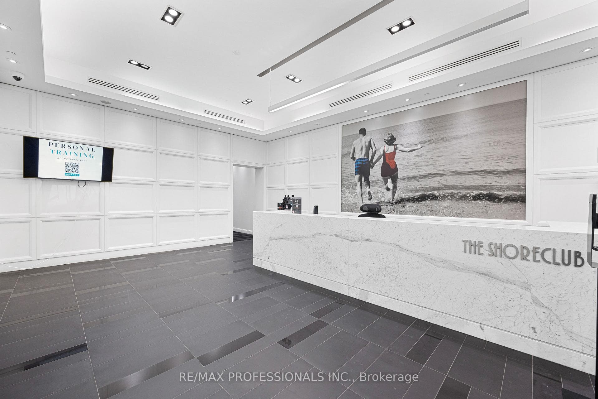 LPH2906- 88 Park Lawn Road — property photo