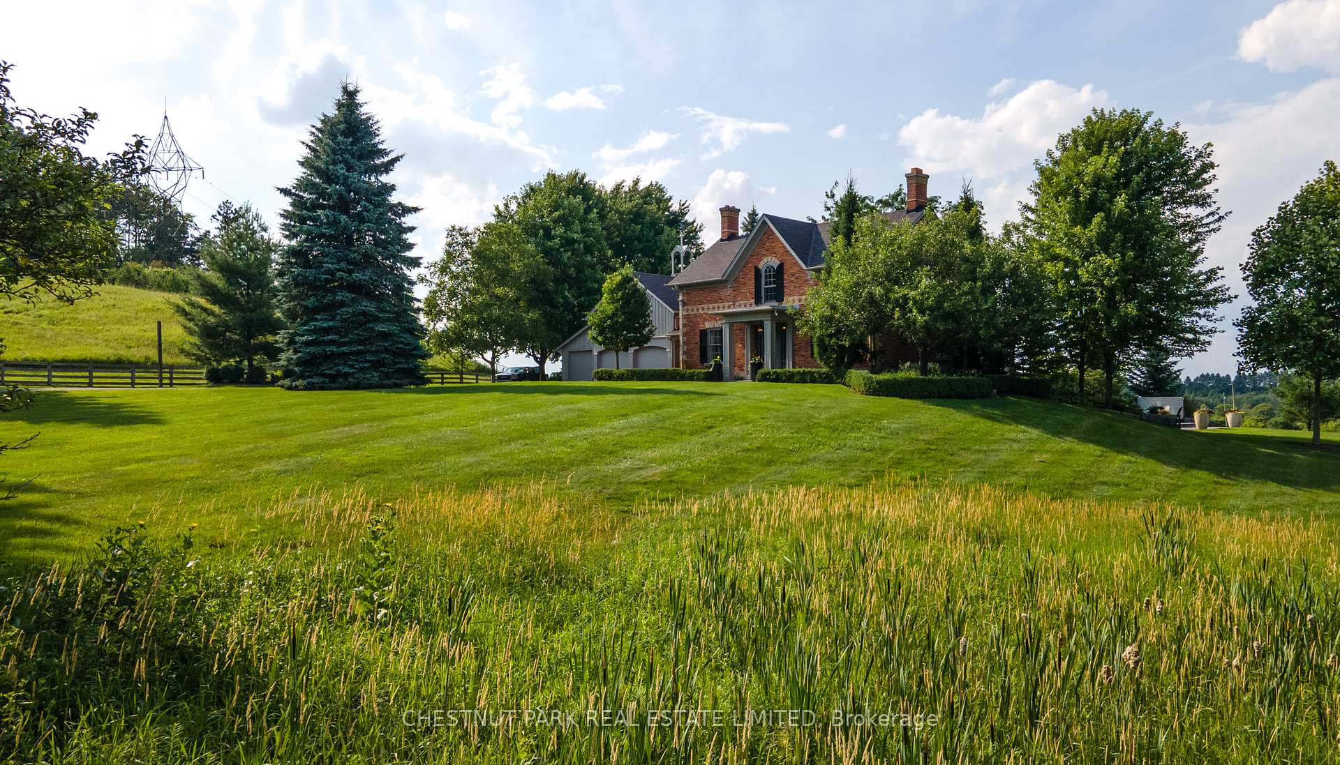 908 Vandorf Side Road — property photo