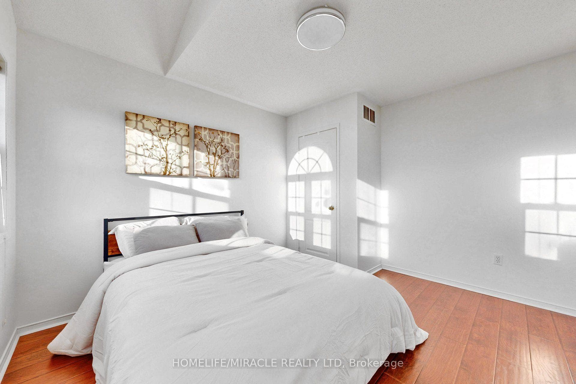 3852 Brinwood Gate — property photo