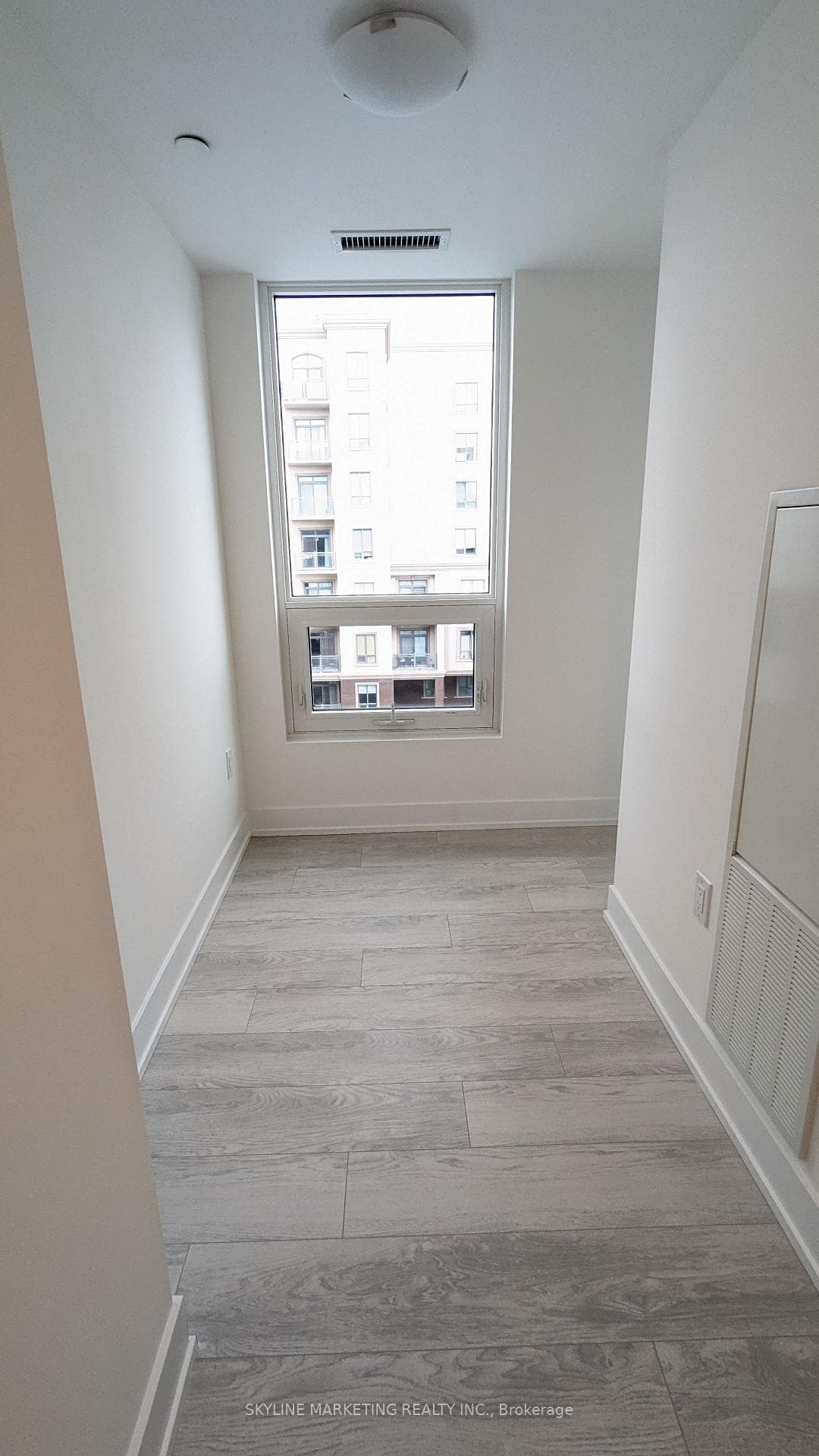 504- 2450 Old Bronte Road — property photo