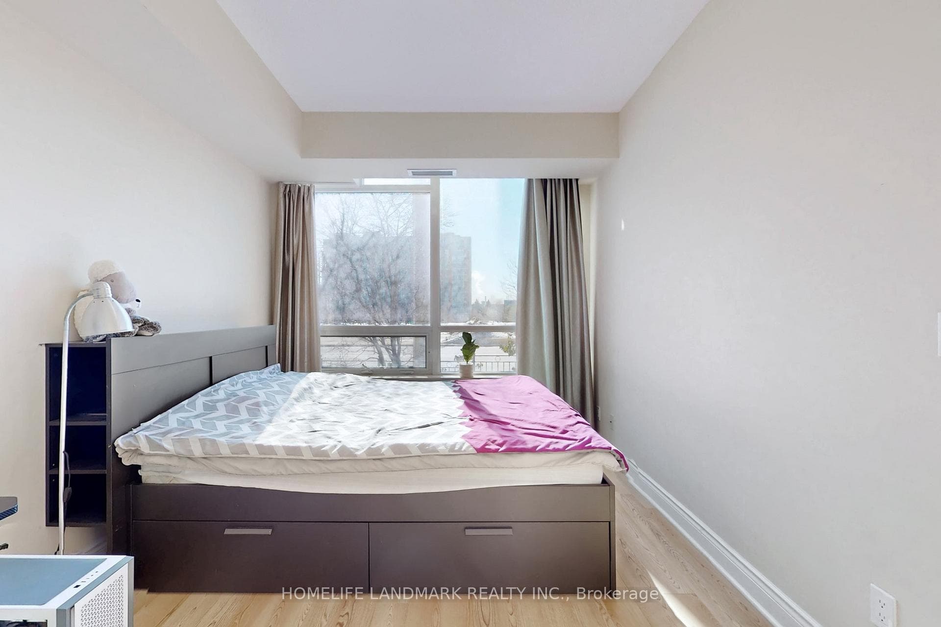 163- 23 Cox Boulevard — property photo