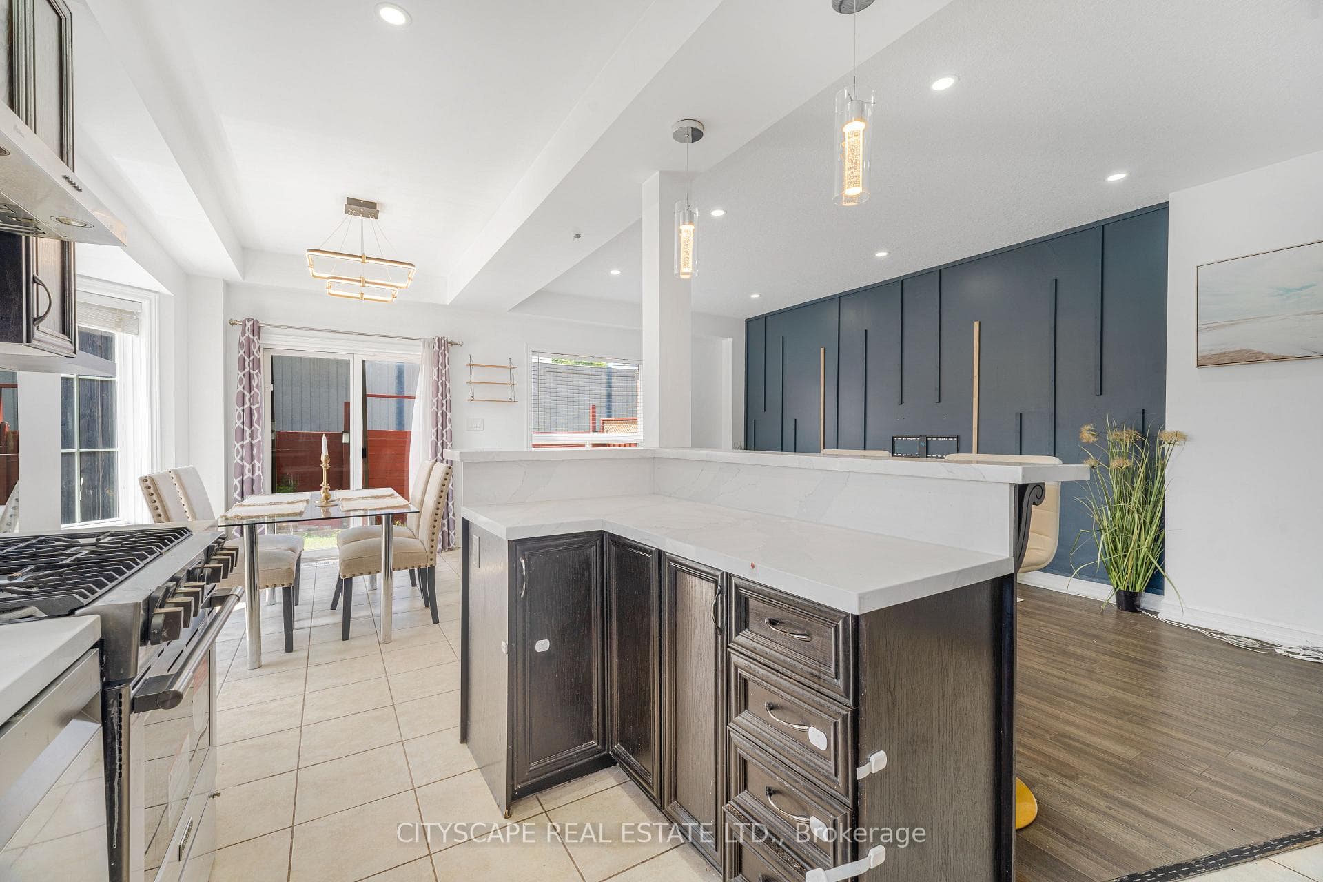 14 Redcedar Crescent — property photo